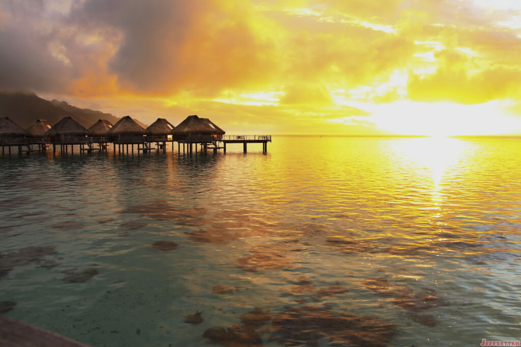 [Friday Photo] Sunset over the Lagoon in Moorea, French Polynesia