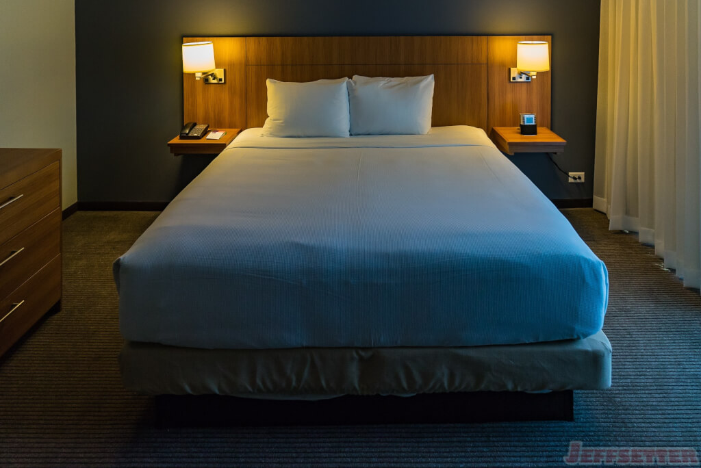 Hyatt Place Waikiki Beach Review-1