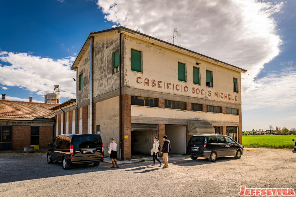 Emilia Delizia Food Tour: Parmigiano Reggiano Cheese Making