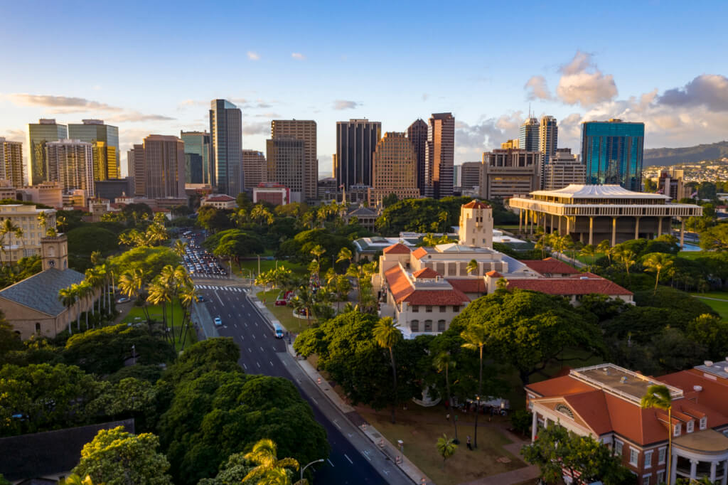 Hawaii Lawmakers Grapple with Visitor Violations