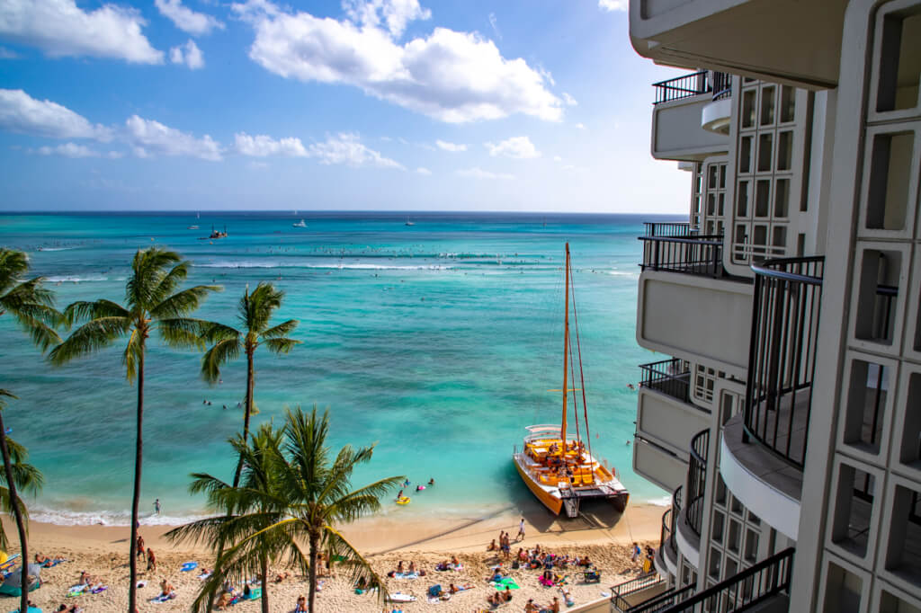 The Crowds Are Back in Waikiki!