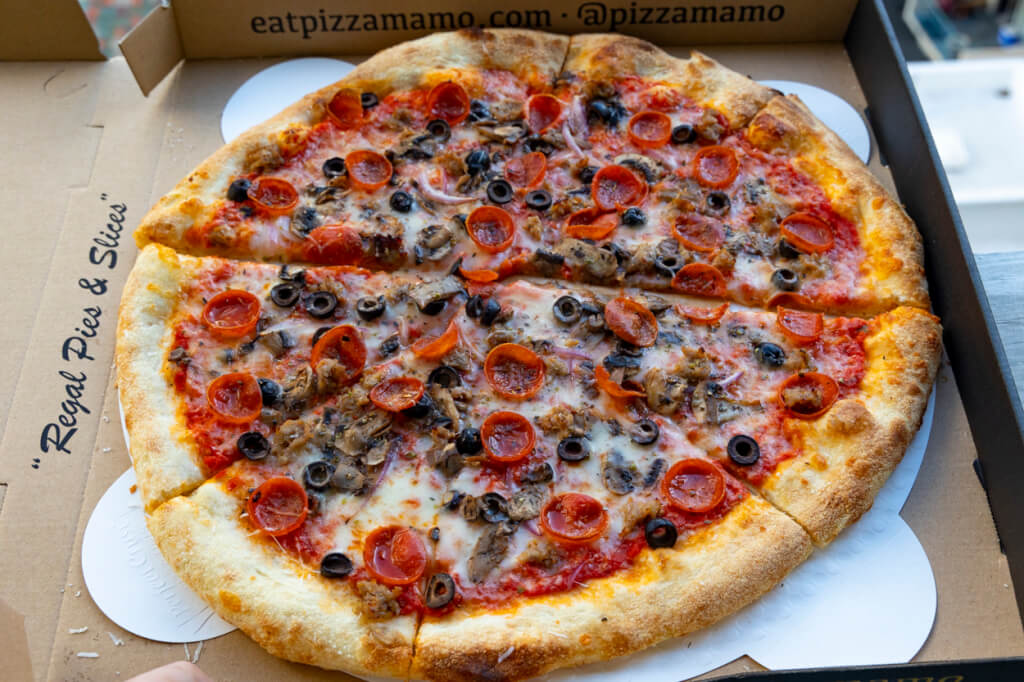 Excellent Brooklyn-Style Pizza at Pizza Mamo Honolulu