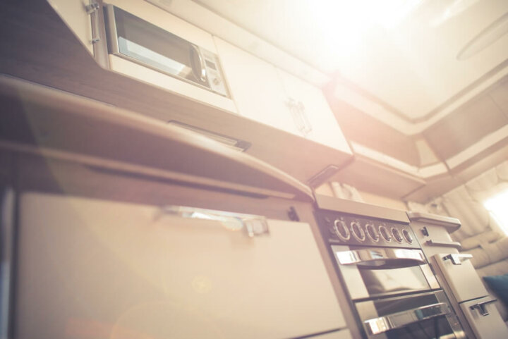 Can You Use an RV Oven While Driving? (5 Risk Factors)