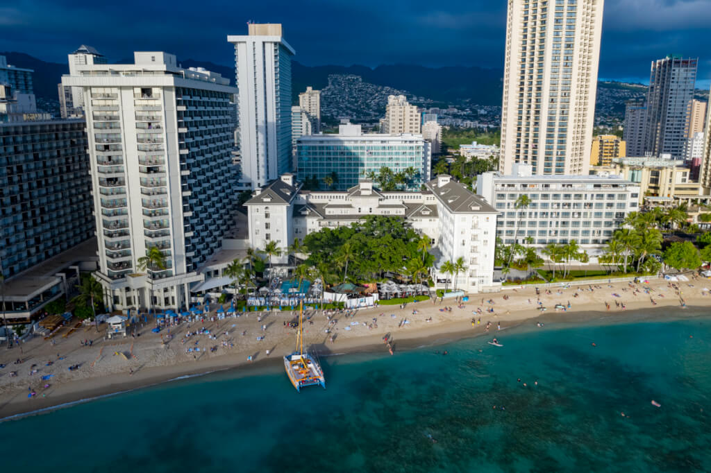 Ultimate Guide to Waikiki Marriotts - Moana Surfrider