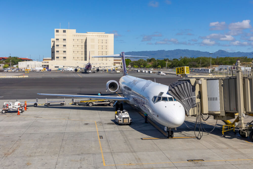 Review: Hawaiian Airlines 212 HNL-ITO