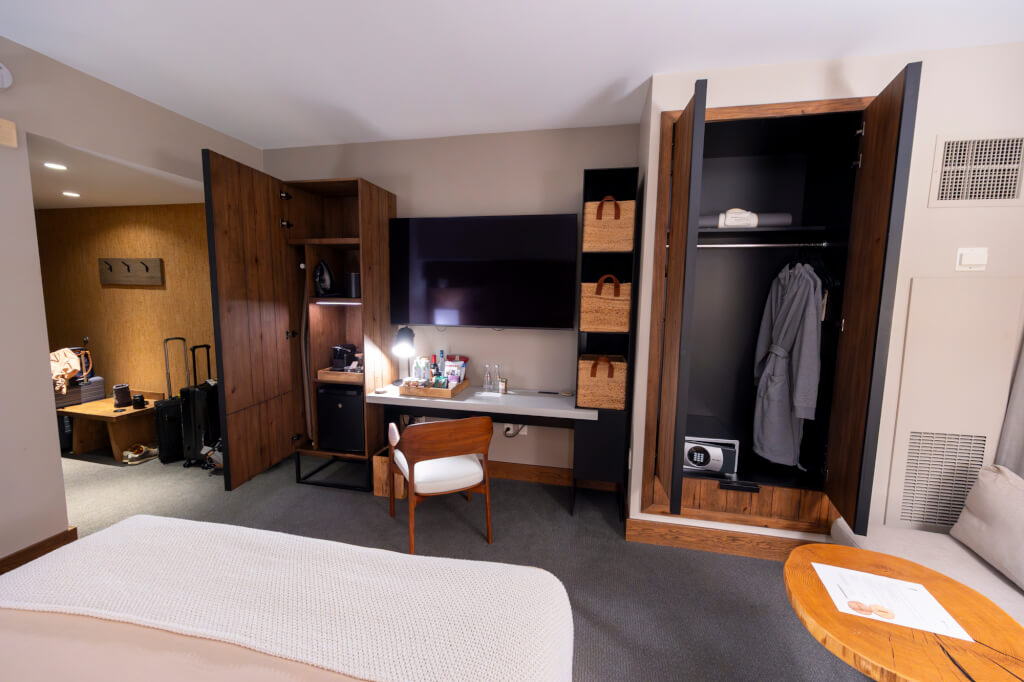 1 Hotel SF storage